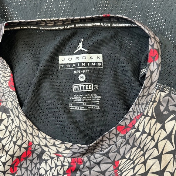 Nike Kids Jorden Dri-fast Training Tank size: Medium - Picture 5 of 7